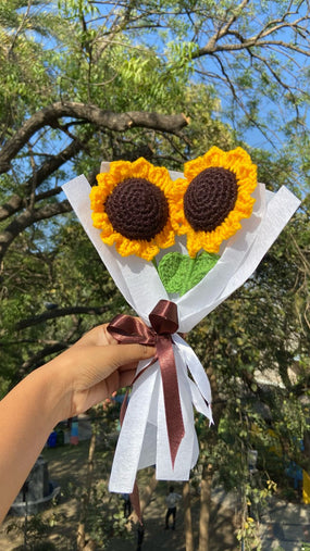 handmade-crochet-sunflower-bouquet-🌻